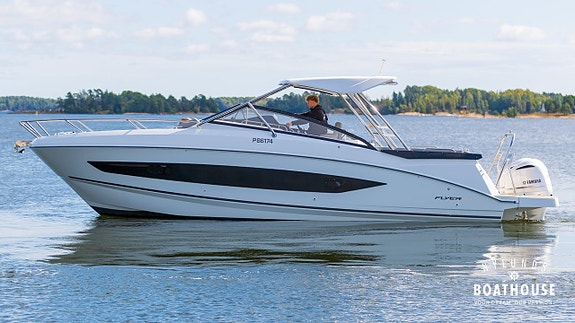 Beneteau Flyer 10 | 2x Yamaha F300 NCA2-A 19 of 30