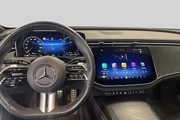 Mercedes-Benz E300 de 7 of 17