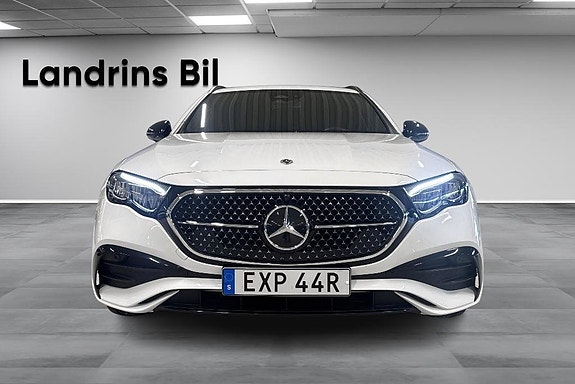 Mercedes-Benz E300 de 2 of 17