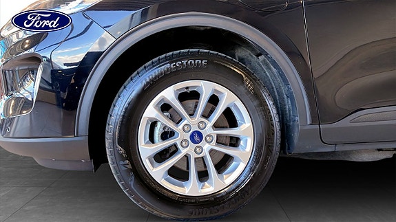 Ford Kuga 9 of 13