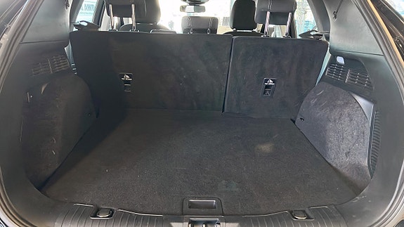 Ford Kuga 10 of 13