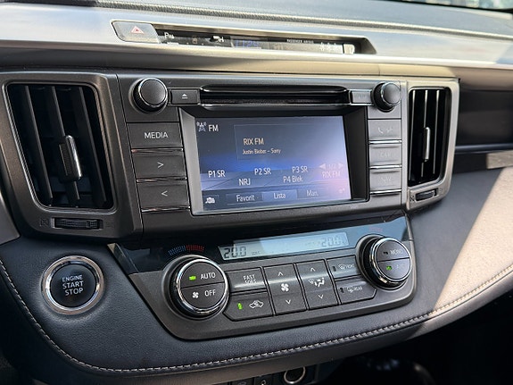Toyota RAV4 21 of 25
