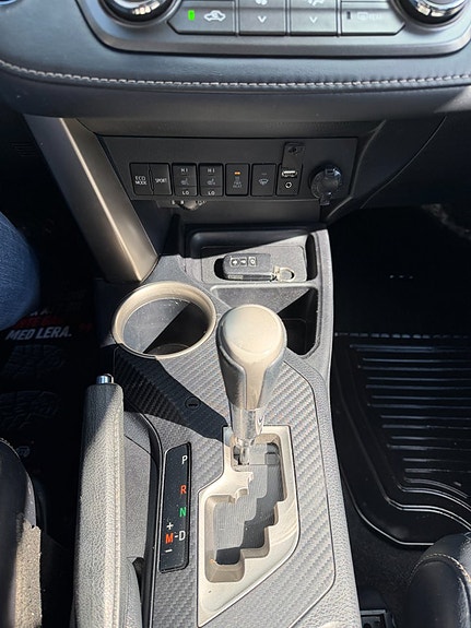 Toyota RAV4 22 of 25