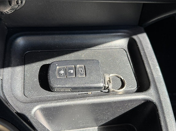 Toyota RAV4 23 of 25