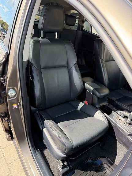 Toyota RAV4 13 of 25