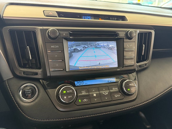Toyota RAV4 24 of 25