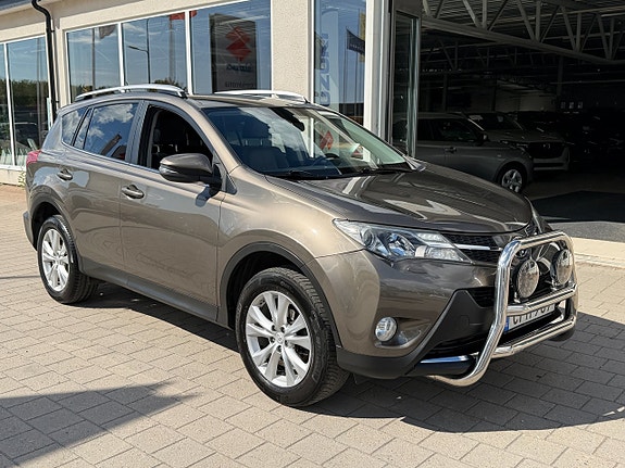 Toyota RAV4 3 of 25