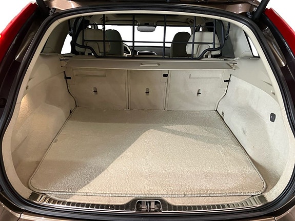 Volvo XC60 14 of 14