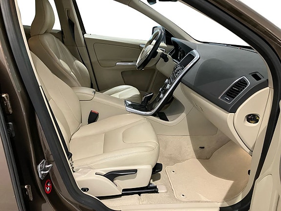 Volvo XC60 4 of 14