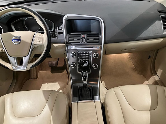 Volvo XC60 13 of 14