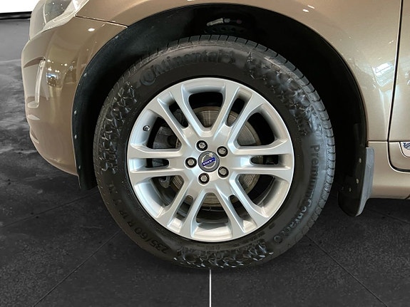 Volvo XC60 10 of 14