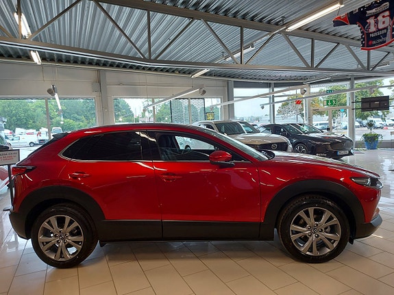 Mazda CX-30 4 of 18