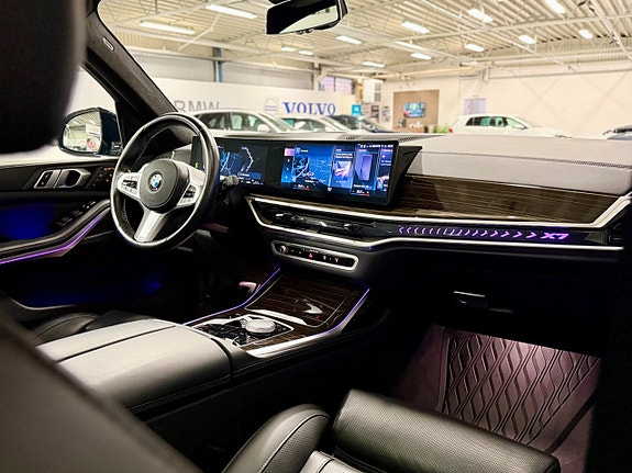 BMW X7 12 of 30