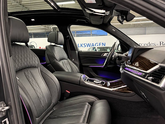BMW X7 15 of 30