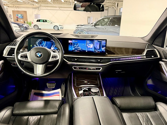 BMW X7 13 of 30
