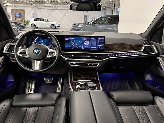 BMW X7 17 of 30