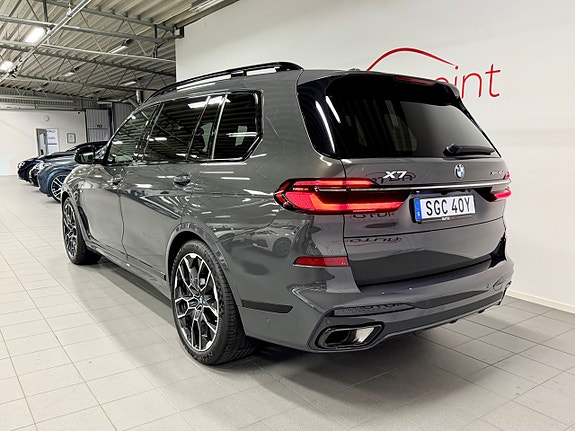 BMW X7 4 of 30