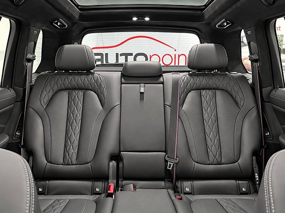 BMW X7 20 of 30