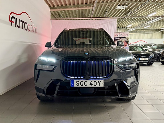 BMW X7 2 of 30