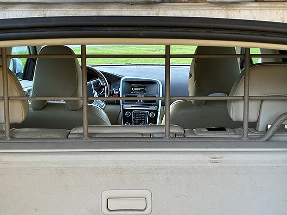 Volvo XC60 5 of 7