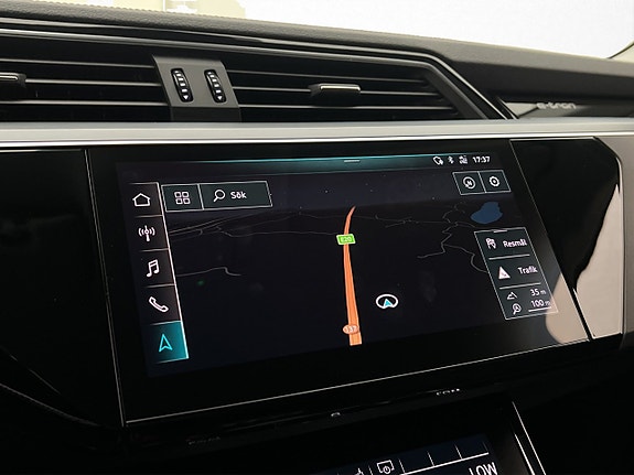 Audi e-tron 23 of 30