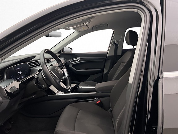 Audi e-tron 14 of 30