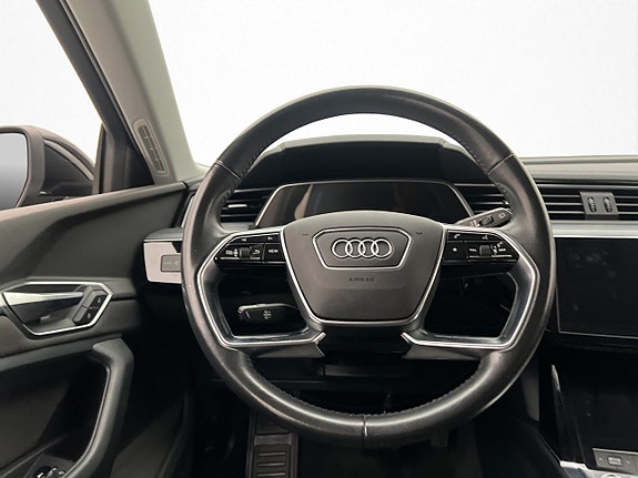 Audi e-tron 15 of 30