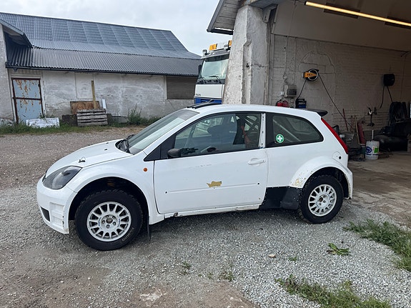 Ford Fiesta 11 of 13