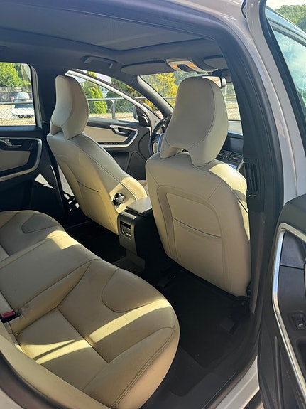 Volvo XC60 5 of 7