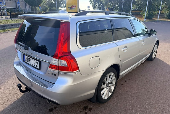 Volvo V70 5 of 28