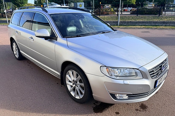 Volvo V70 7 of 28