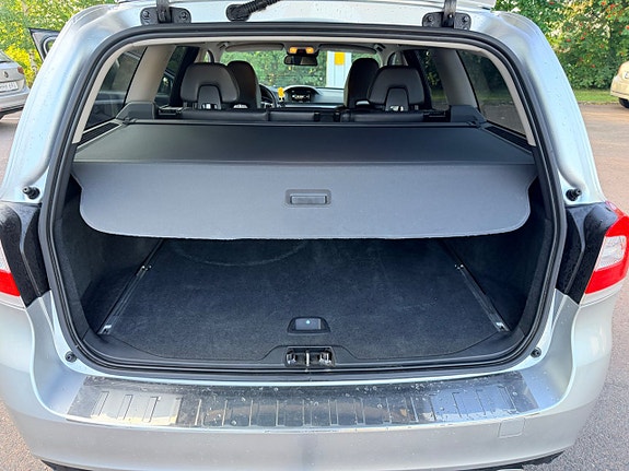 Volvo V70 23 of 28