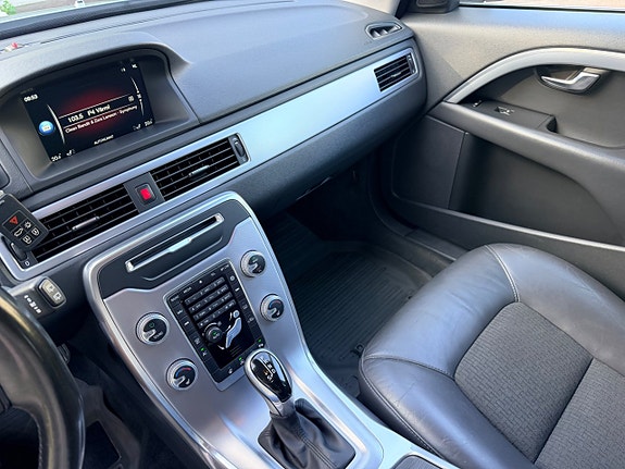 Volvo V70 14 of 28