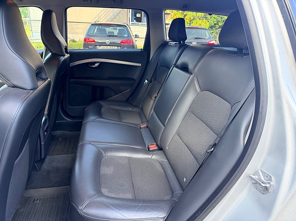 Volvo V70 24 of 28