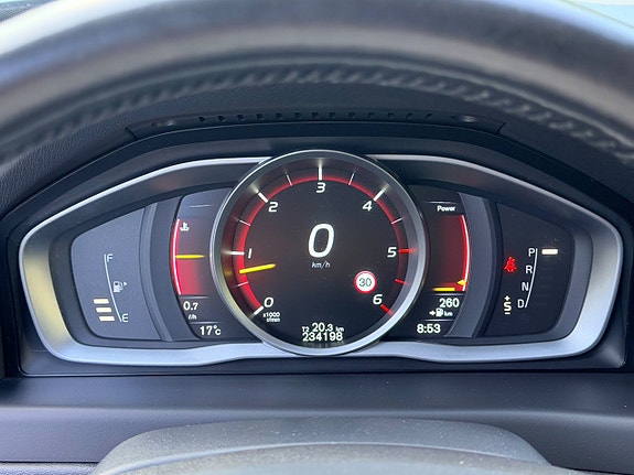 Volvo V70 17 of 28