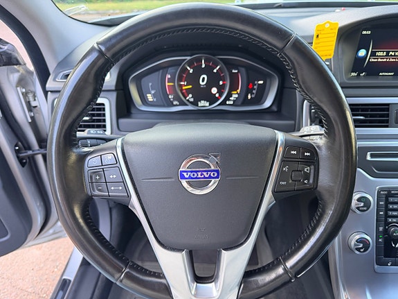 Volvo V70 16 of 28
