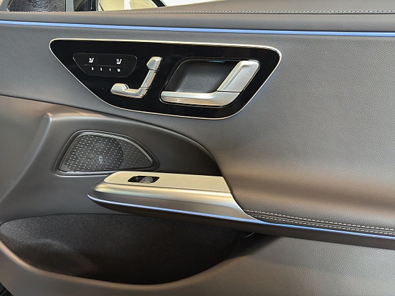Mercedes-Benz E300 de 18 of 20