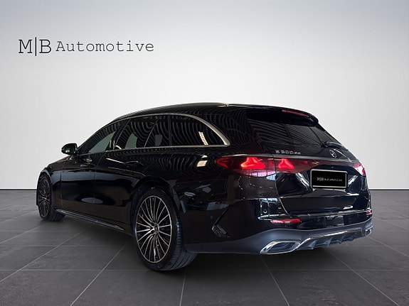 Mercedes-Benz E300 de 4 of 20