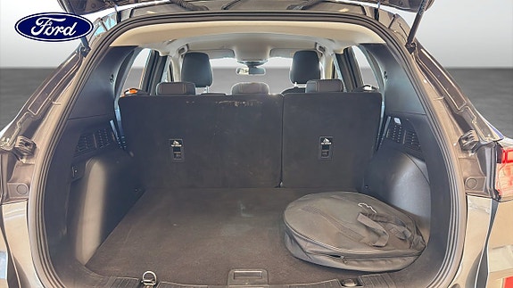 Ford Kuga 10 of 12