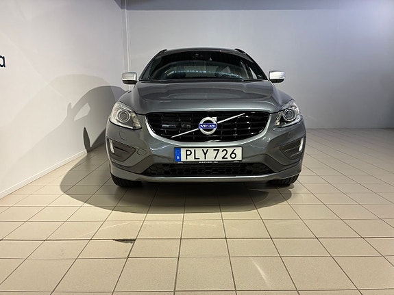 Volvo XC60 2 of 14