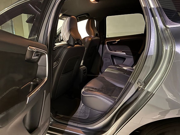 Volvo XC60 8 of 14