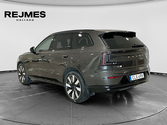 Volvo EX90 2 of 14