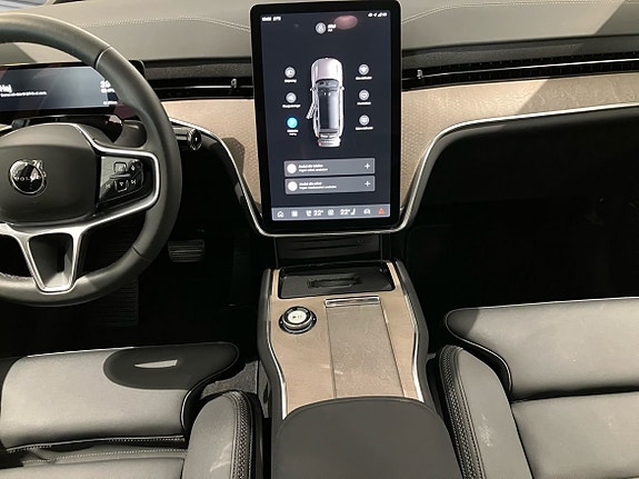 Volvo EX90 13 of 14