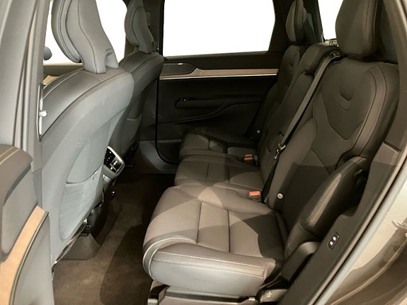 Volvo EX90 7 of 14