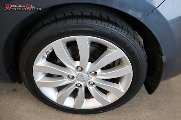 Kia Carens 18 of 23