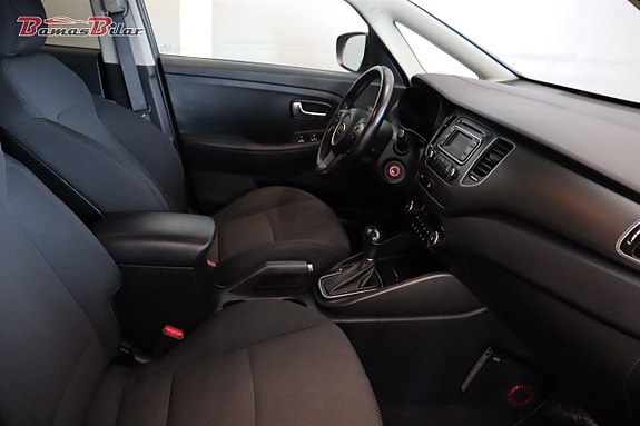Kia Carens 15 of 23