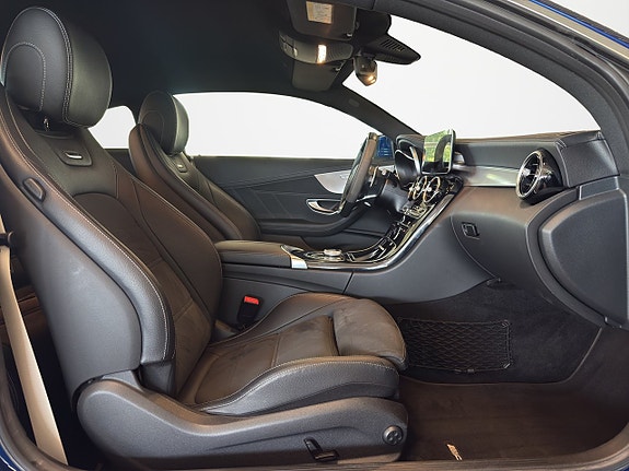 Mercedes-Benz C63 15 of 24