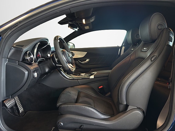 Mercedes-Benz C63 9 of 24