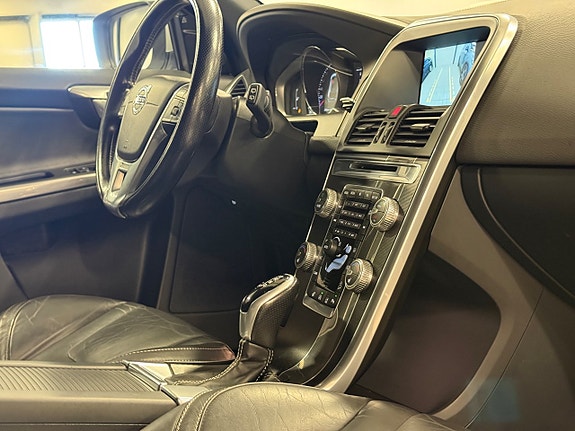 Volvo XC60 14 of 21
