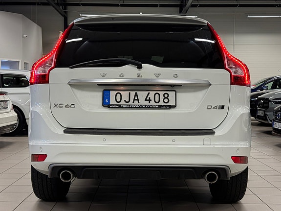 Volvo XC60 9 of 21